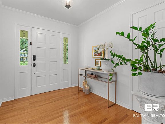 3rd image of 663 Ridgefield Rd