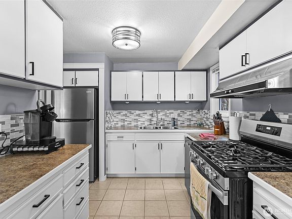 4th image of 703 22nd Street SE