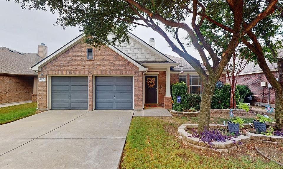 1st image of 4841 Carrotwood Dr