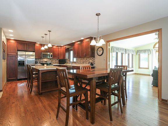 5th image of 443 Jeffery Dr