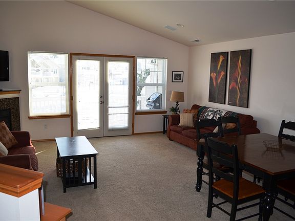 5th image of 215 Parkway Dr