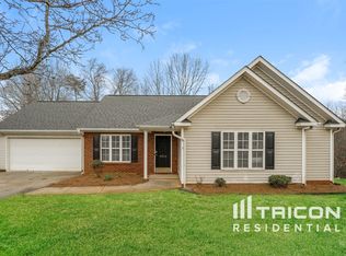 6812 Rangecrest Rd, Belews Creek, NC 27009