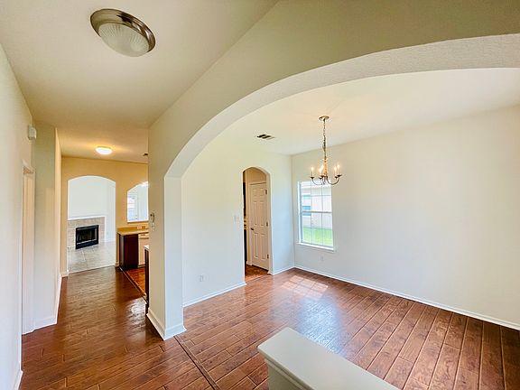 4th image of 209 Flinn St