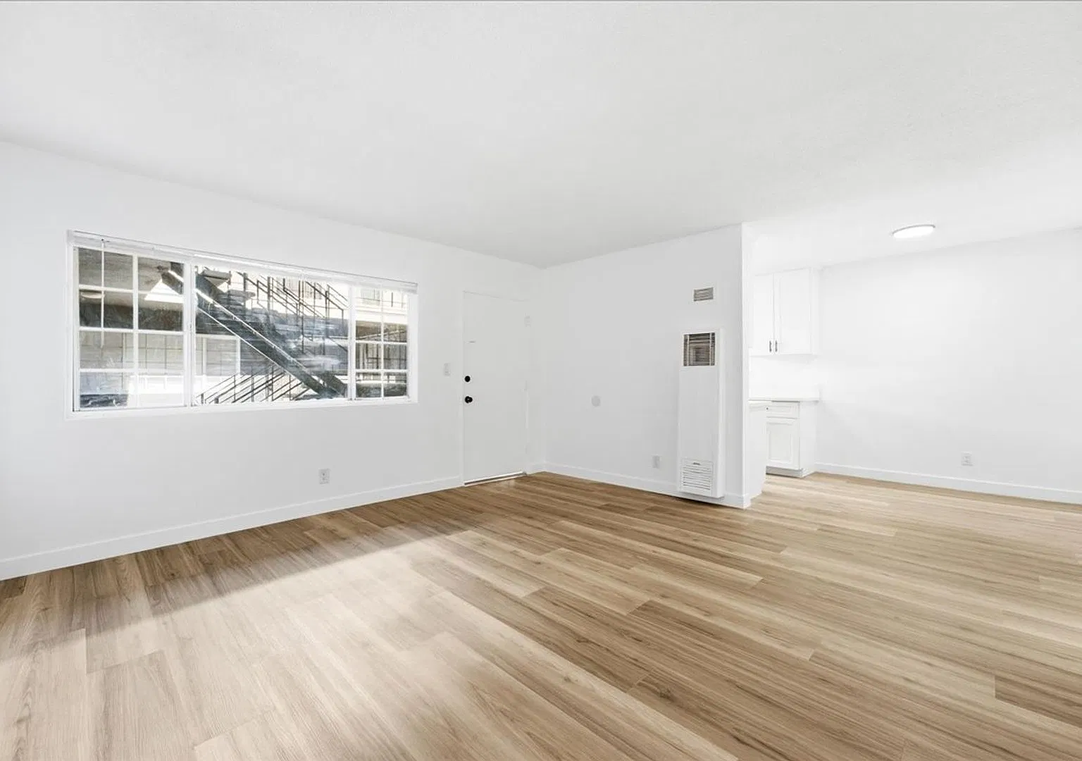 Newly Renovated Two Bedroom Long Beach Apartment! — Photo 1