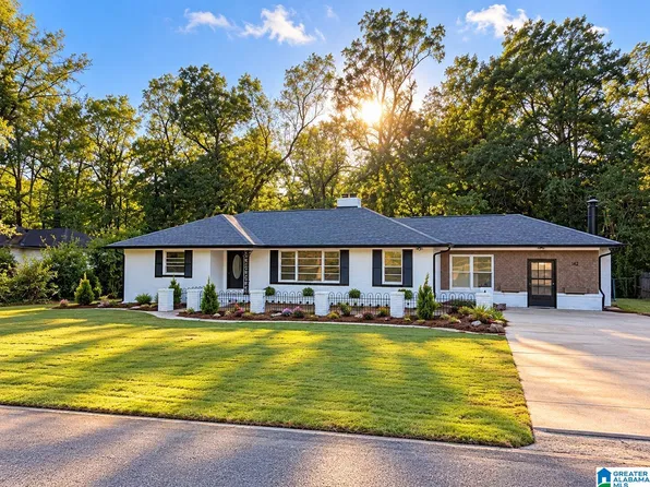 142 Lindberg Rd, Bessemer, AL 35023