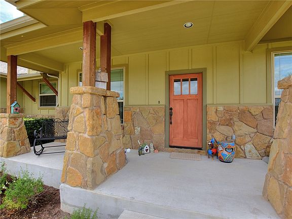 2nd image of 21935 Briarcliff Dr