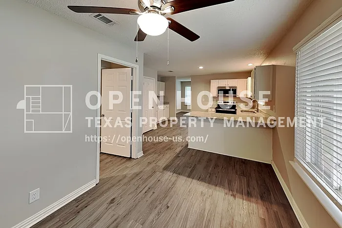 1523 Warwick Dr — Photo 6