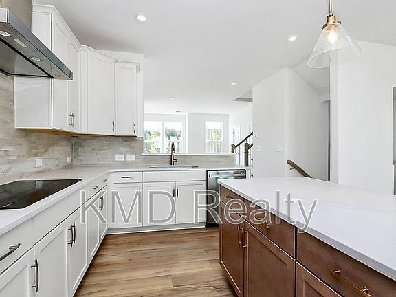 3rd image of 7118 Westrow Ave