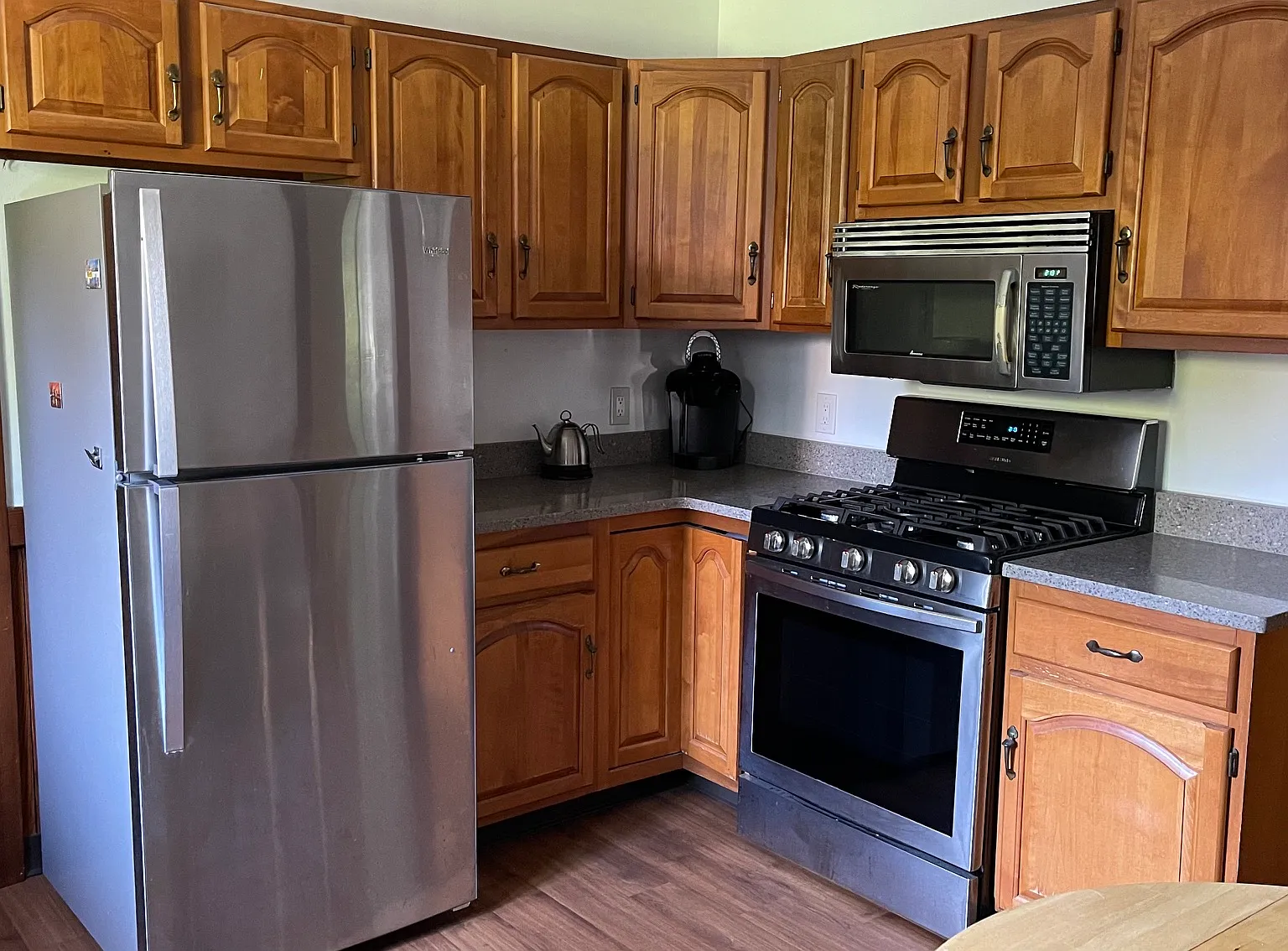 2 bed, 3150 sqft, $2,800 — Photo 3