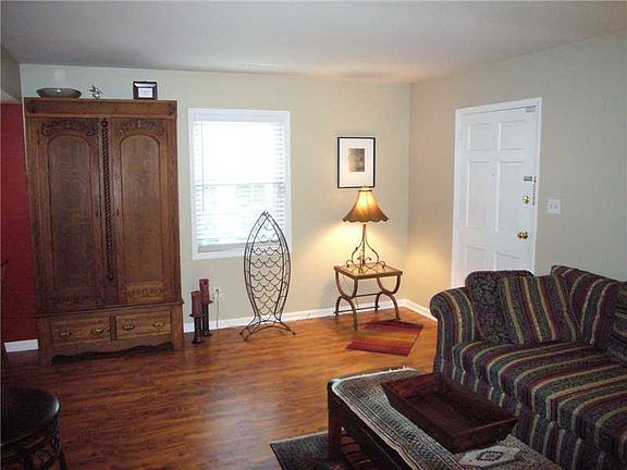 4th image of 4504 London Ct