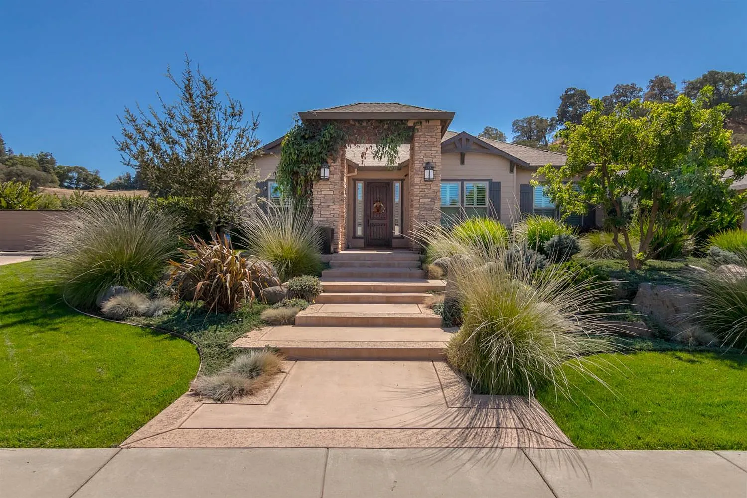 10022 Fox Borough Dr photo 1