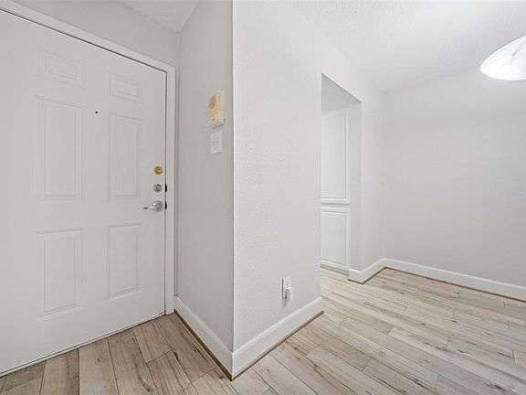 4th image of 2277 S Kirkwood Rd APT 1101