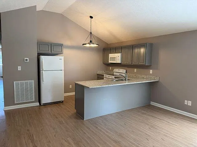 2 bed, 959 sqft, $1,225 — Photo 3