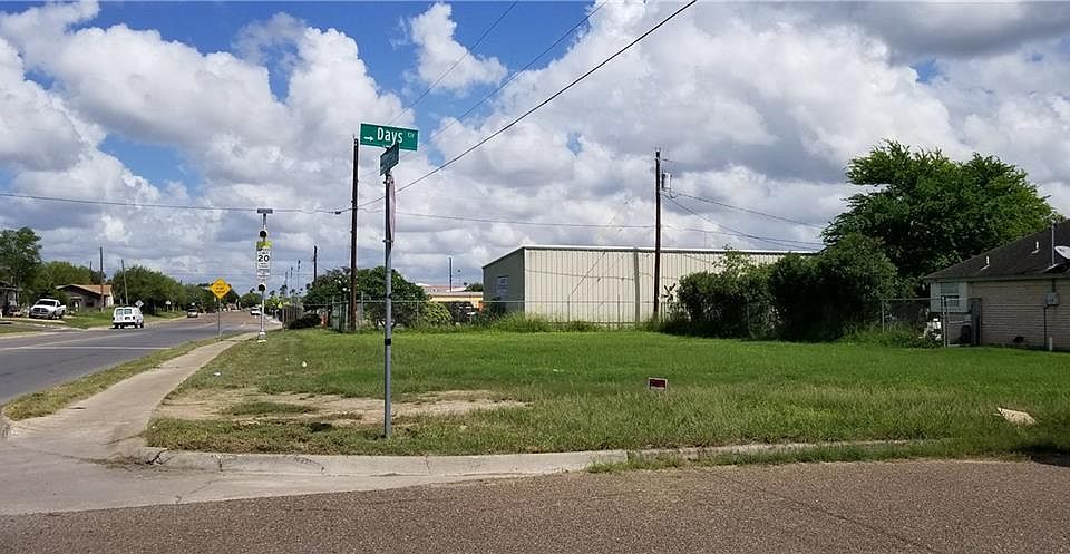 2nd image of 2216 N Days Cir