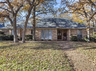 2040 Spinnaker Ln, Azle, TX 76020