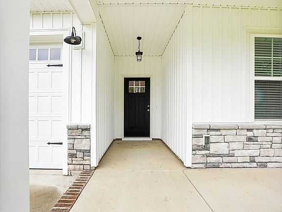 4th image of 386 Woodcroft Dr