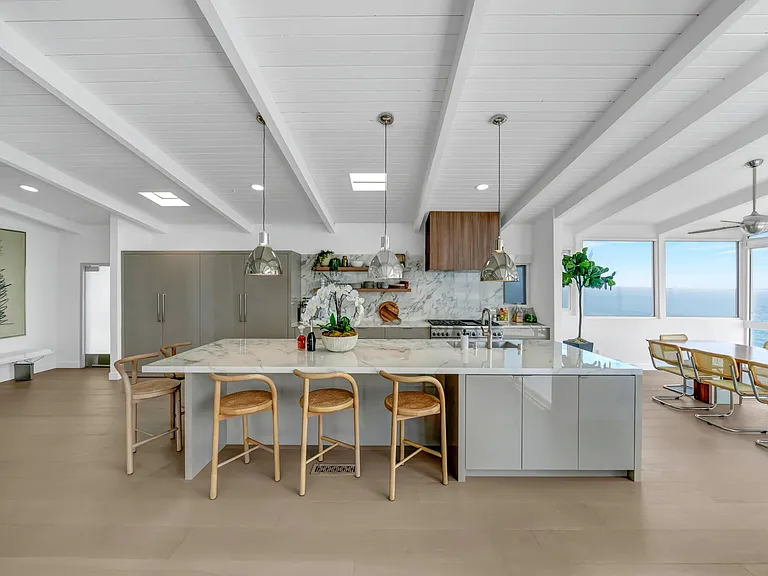 26060 Pacific Coast Hwy #PENTHOUSE — Photo 2