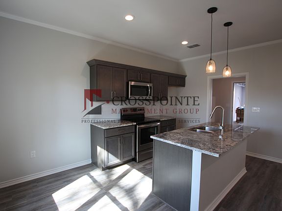 2nd image of 1927 Lindbergh Dr #302