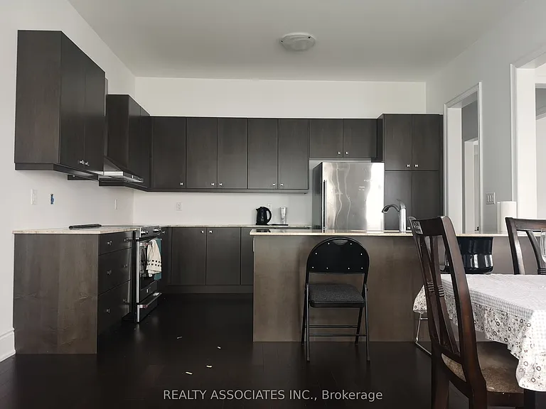 241 Stormont Trl — Photo 8