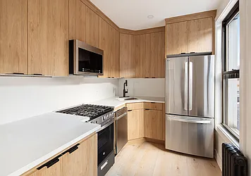 654 Manhattan Avenue, #3B