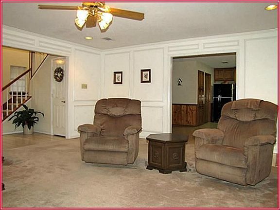 3rd image of 7929 Kandy Ln
