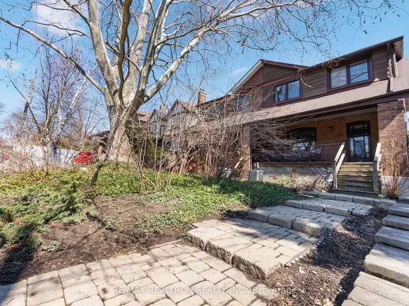 105 Springmount Ave, Toronto, ON M6H 2Y5