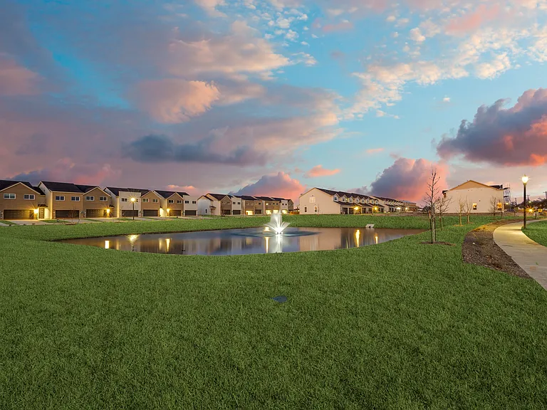 Townhomes at Sam Rayburn — Photo 37