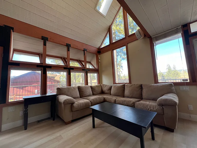 742 Tulip Ln — Photo 13
