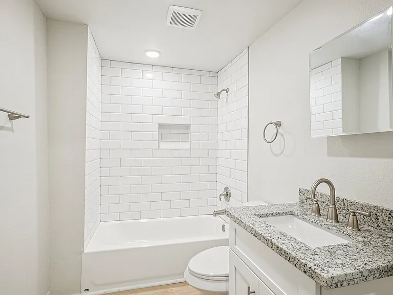 4410 Engleford St #1 — Photo 5
