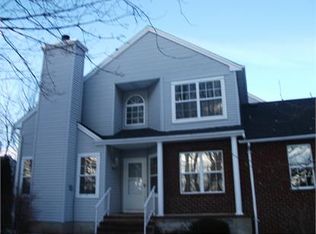 1405 Moonlight Ct, Hackettstown, NJ
