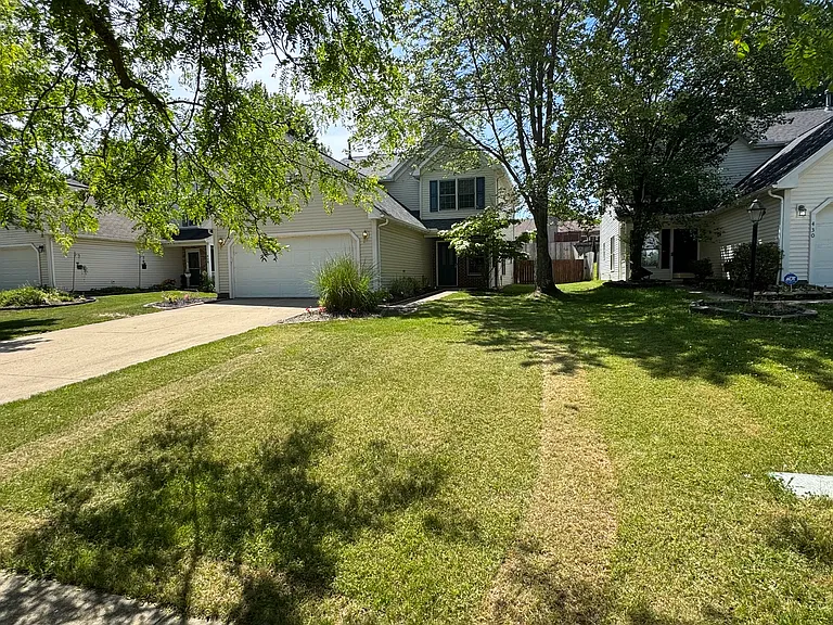 434 Charleton Dr — Photo 2