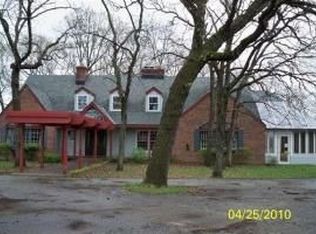 349 N Summit Moors Dr, Summit, WI 53066