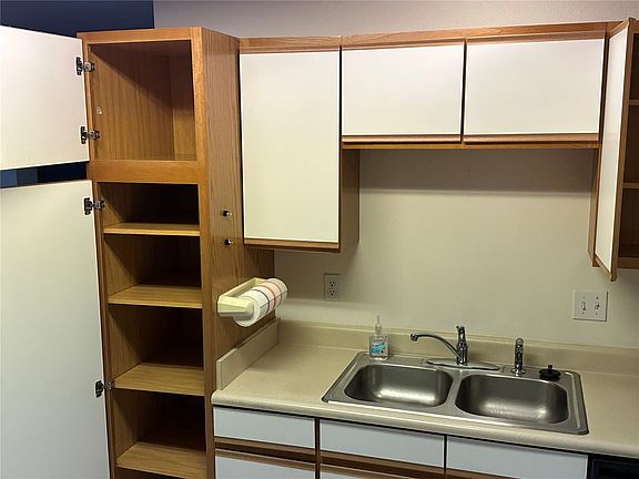 3rd image of 6430 Creekside Dr NE Unit 4