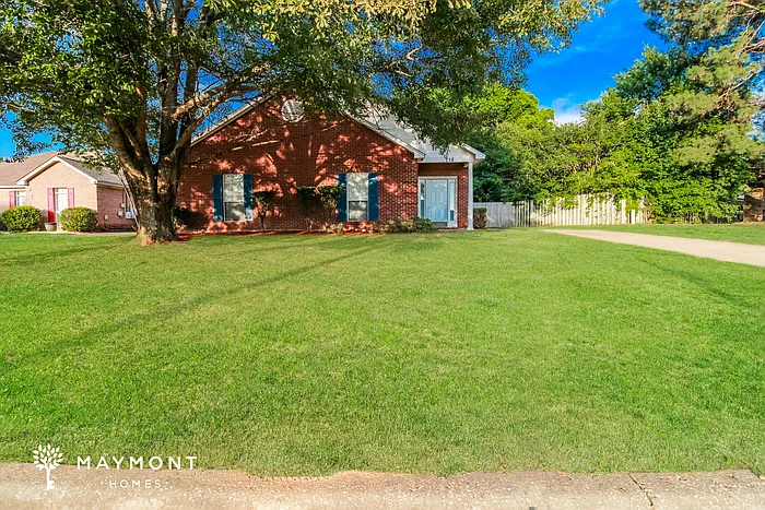 718 Sandy Ridge Ct — Photo 2