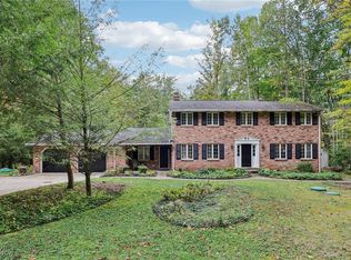 11574 Winterberry Ln, Chardon, OH 44024