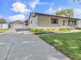 1724 Schaefer Cir, Appleton, WI 54915
