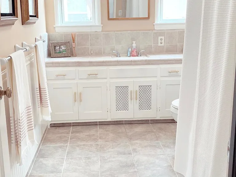 223 E University Ave — Photo 24