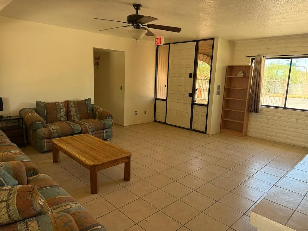 4 bed, 2.5 bath, 1800 sqft, $1,252 — Photo 3