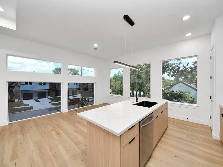 7117 Eastwood St — Photo 10