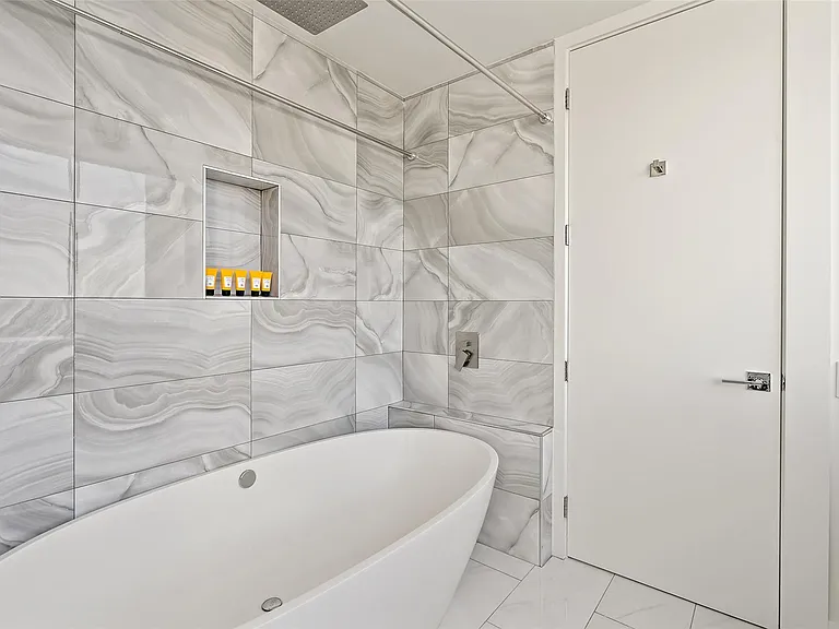 1501 Ridgecrest Dr — Photo 25