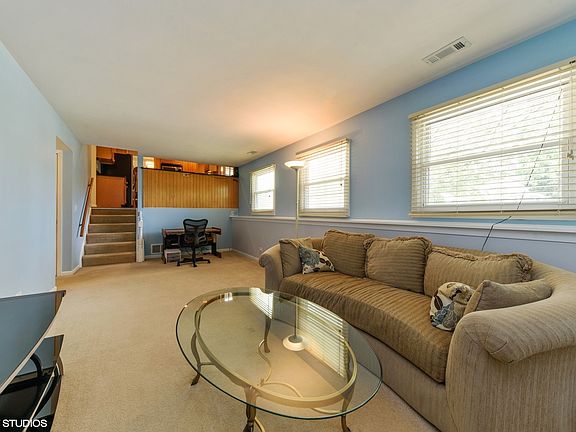 5th image of 731 Whitehall Ct