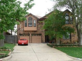 811 Foxridge Dr, Arlington, TX 76017