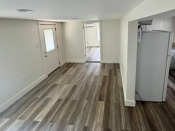 5th image of 901 1/2 E Wilson St