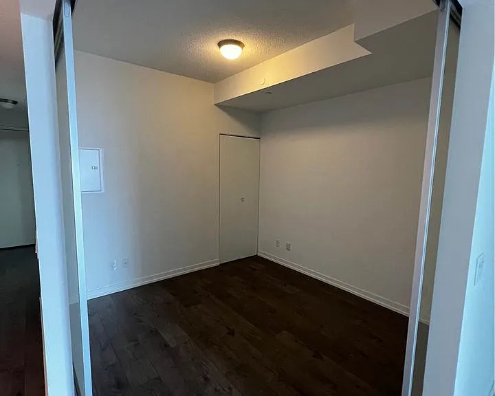 49 E Liberty St #2006 — Photo 16