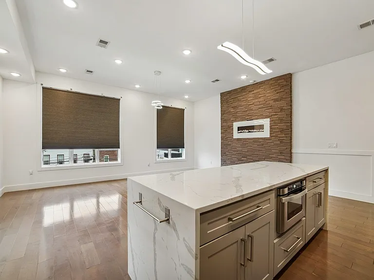 46 Carlton Ave #B — Photo 8