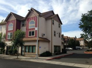 17185 NE Couch St, Portland, OR 97230