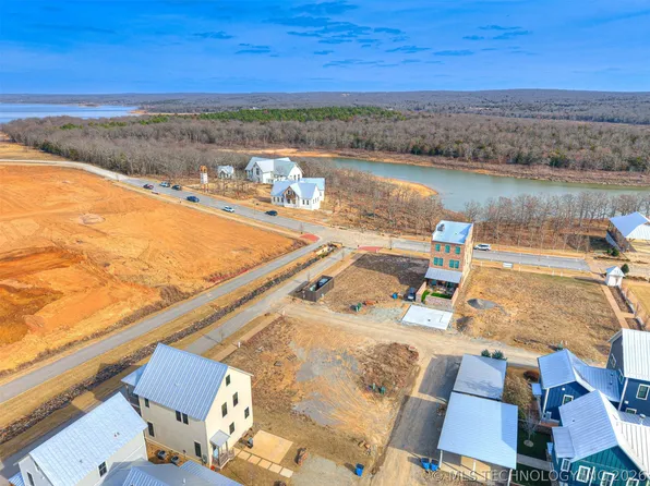 66 Boulevard Carlton Lndg, Eufaula, OK 74432