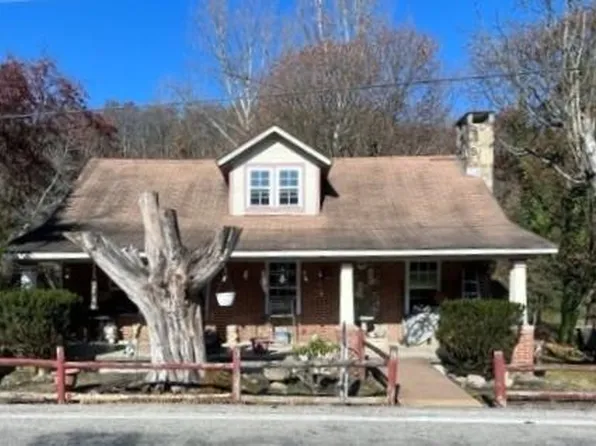 1499 Porters Rd, Spring Grove, PA 17362