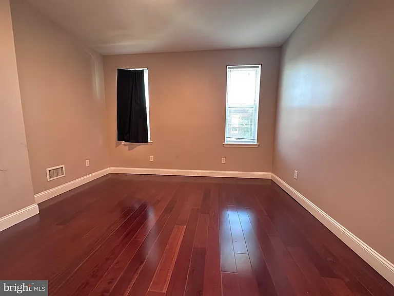 2020 Moore St — Photo 8