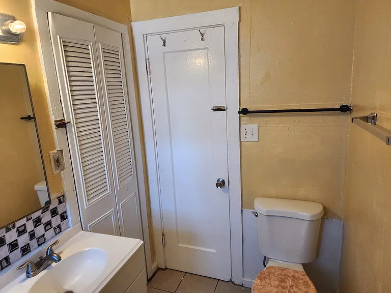 1619 Chanslor Ave #C — Photo 15